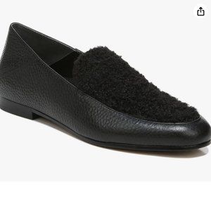 Vionic Women's North Frieda Slip On Flat in black.  Size 8.5
